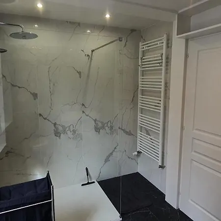 Διαμέρισμα Maison 1747 - De Standing En Vieille-ville Avec Cour