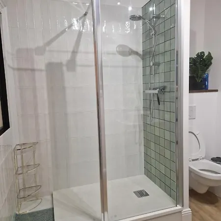 Maison 1747 - De Standing En Vieille-ville Avec Cour Διαμέρισμα