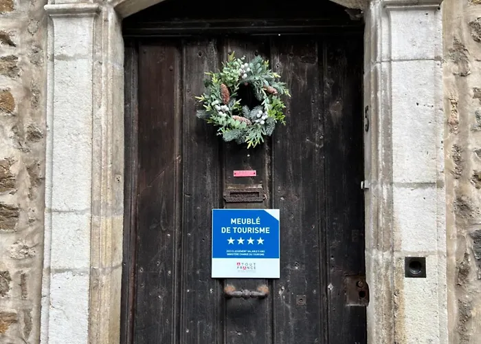 Maison 1747 - De Standing En Vieille-ville Avec Cour *